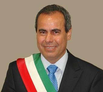 "Monnezzopoli" in Campania A Torre del Greco il sindaco finisce in manette