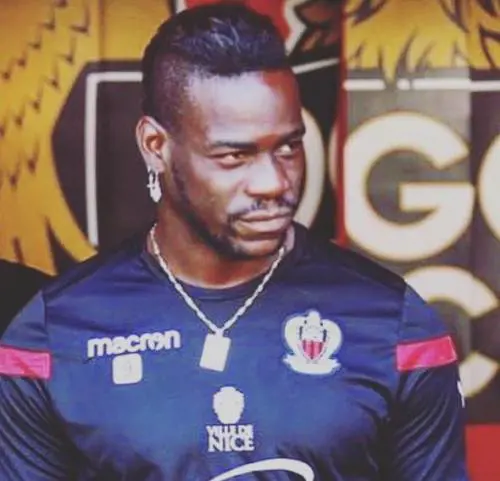 Balotelli, stoccata a Cavani: "Neymar non dovrebbe chiedere di tirare i rigori"