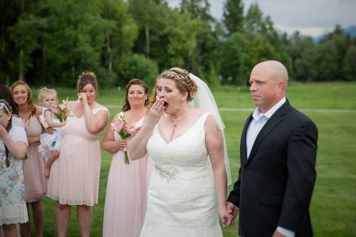 Alaska, sposa lascia sedia vuota per il figlio morto: ma lo sposo le fa una sorpresa