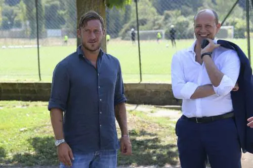 Francesco Totti e l'inizio della sua nuova vita da dirigente