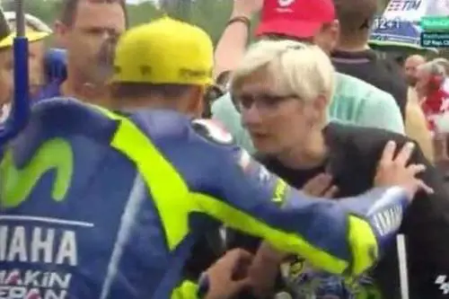 Il ministro respinto da Valentino Rossi spiega: "Triste quanto accaduto"
