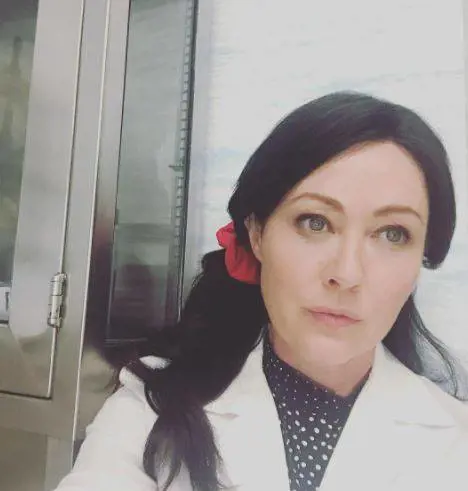 Shannen Doherty torna al lavoro dopo aver sconfitto il cancro