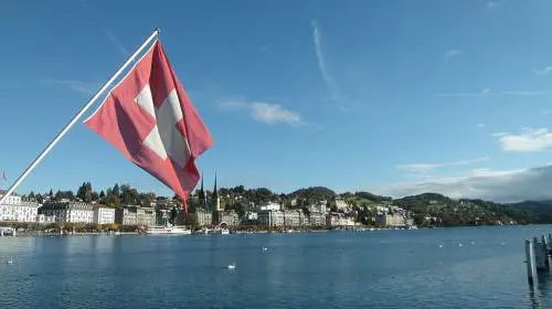 Svizzera, espulsa straniera: "Troppo tempo senza lavoro e a carico dello Stato"