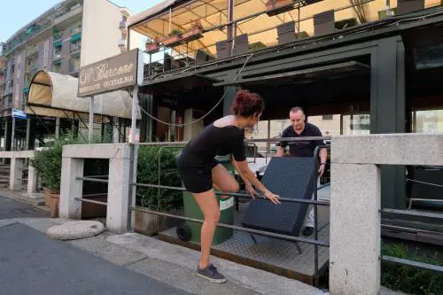 Il Comune passa alla forza: "sigilli" ai barconi