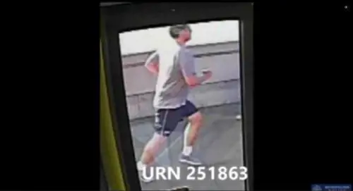 Londra, runner spinge una donna sotto al bus: arrestato un sospetto