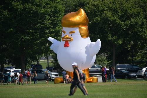 Ora il "Trump-pollo" vuole fare i conti con Donald