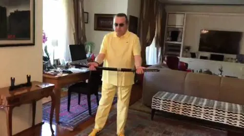 Il dg della Siae "minaccia" i pirati vestito da protagonista di "Kill Bill"