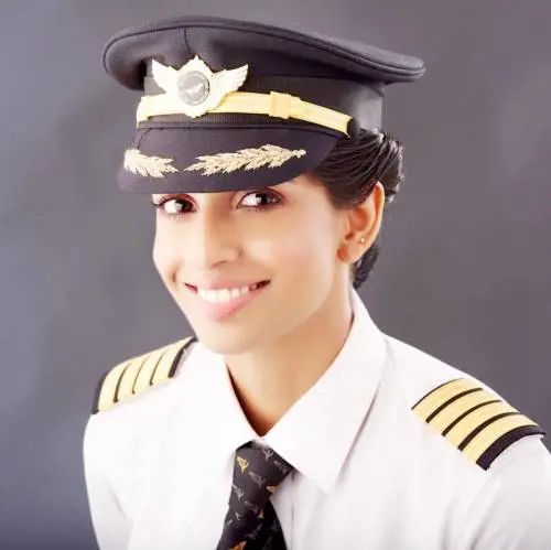Anny Divya, la più giovane pilota di Boeing 777 al mondo