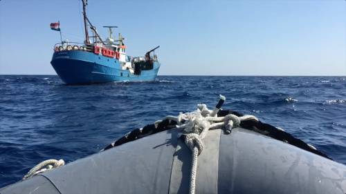 Il Codacons: "Stop a tutte le navi Ong nel mar Mediterraneo"