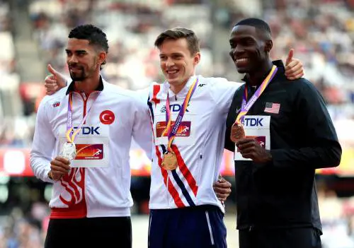 La corsa veloce non è più di un colore solo. In tre giorni, tre schiaffoni al dominio nero