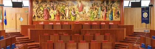 Calabria, le super-ferie concesse dalla sinistra ai consiglieri regionali