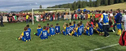 Svizzera, perdono 21-0 e ricevono l'ovazione dei tifosi avversari
