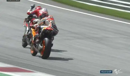 MotoGp, Dovizioso e il "vaffa" a Marquez