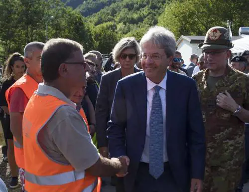 Macerie rimosse ad hoc e promesse sulle tasse Gentiloni non convince