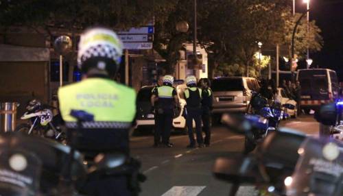 Spagna, ancora un attacco a Cambrils: uccisi 5 terroristi, sette feriti