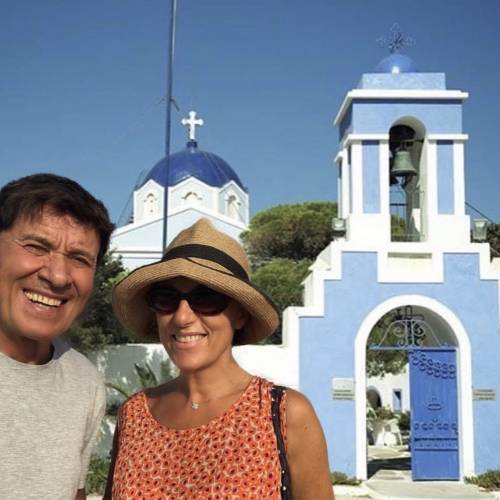 Gianni Morandi: vacanze in Grecia con la moglie Anna