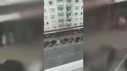 Finlandia, uomo accoltella alcune persone. La polizia gli spara e lo blocca