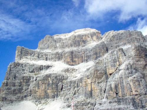 Gruppo Sella, tragico incidente in montagna: muore uno scalatore