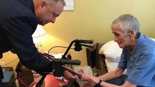 Il reduce 84enne si arrende all'ultimo ordine: "Sergente Silk, la guerra in Vietnam è finita"