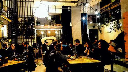 Palermo, recensione di un ristorante: "Camerieri di colore non mi piacciono"