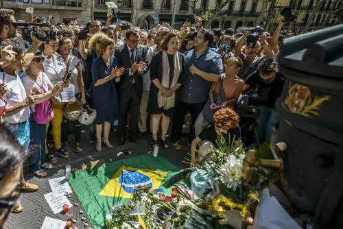 Colau, la sindaca pasionaria "Meglio i profughi dei turisti"