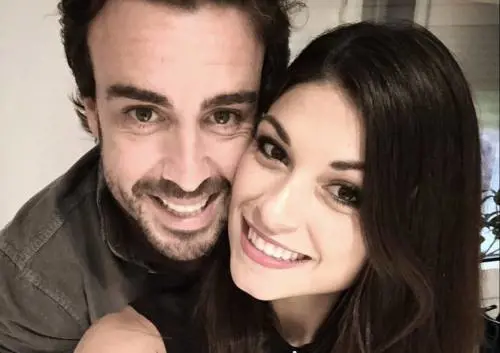 Nozze in arrivo tra Fernando Alonso e la ex di Valentino Rossi?