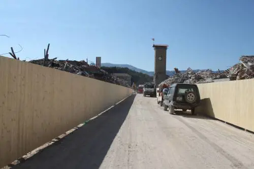 Amatrice, viaggio nella città sommersa dalle macerie ad un anno dal sisma
