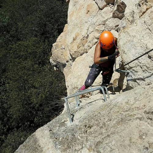 "Appesa a un filo sulla montagna. Così l'elisoccorso mi ha salvata"