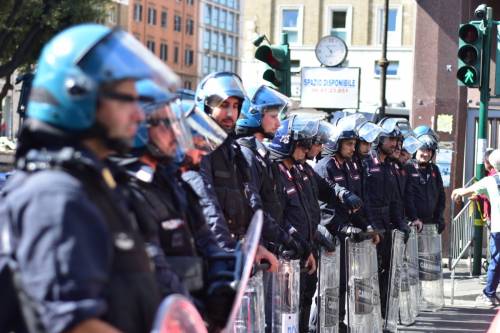 Si spaccia per poliziotto e li rapina, preso falso "Falco"