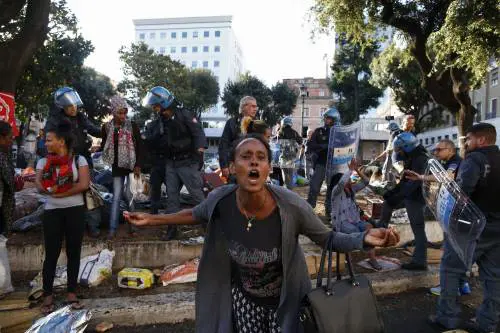 Incendio ex Moi, l'ombra del racket e le false promesse di Appendino