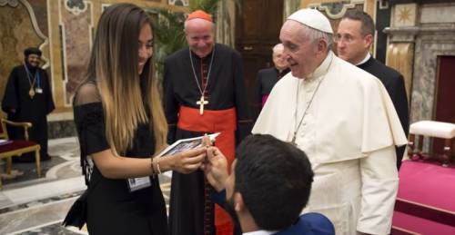 Il Papa: "Come è triste vedere giovani in pensione"