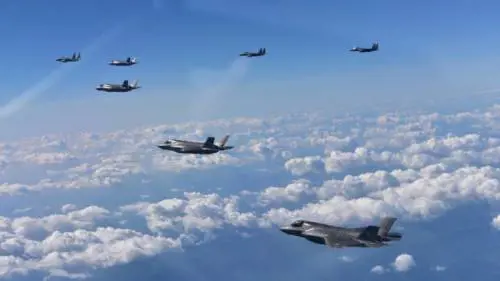 F-35 armati simulano attacco contro la Corea del Nord