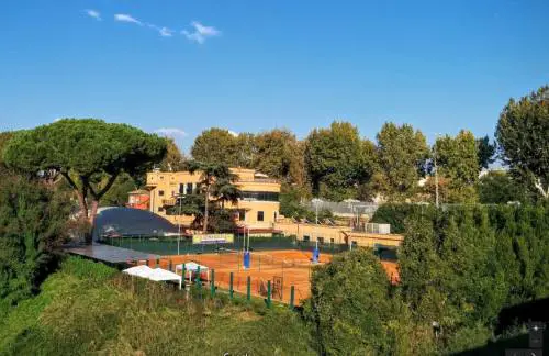 L'Atac è in fallimento Gli autisti al dopolavoro a giocare a tennis