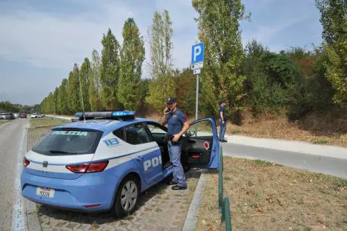 Ladri gli staccano un orecchio per rubargli un rolex falso