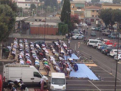 Roma, la grande moschea a cielo aperto