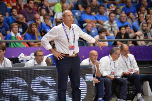 E l'Italbasket si adegua. La Lituania ci riporta con i piedi per terra