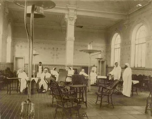 I "beduini" delle terme nell'oasi di acqua santa