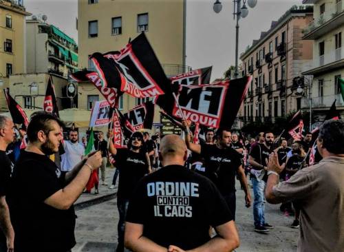 Roma, scontri tra Forza Nuova e la polizia