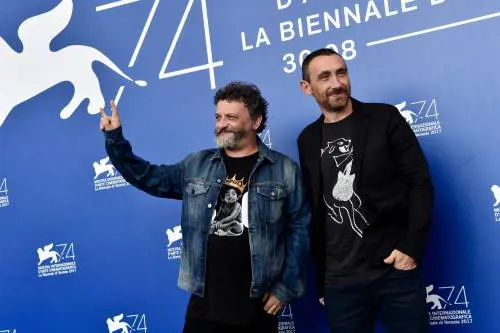 "Ammore e Malavita", crime-movie in salsa neomelodica, conquista il Lido