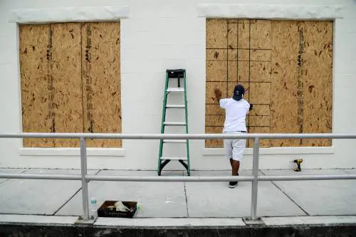 Dopo Harvey ecco il nuovo uragano Irma. I venti a 300 all'ora devastano i Caraibi