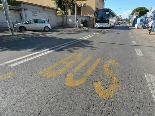 Roma, 23 milioni di euro di multe in due mesi con una sola via per il passaggio sulla preferenziale