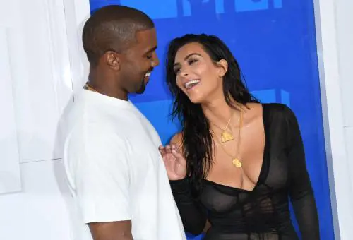 Kim Kardashian: una bimba da madre surrogata