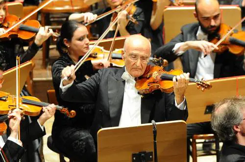 Il "suono" della fabbrica? Ispira il violino di Accardo