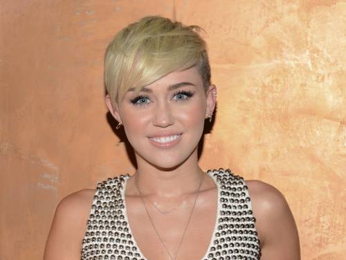Miley Cyrus: “Sono pansessuale”