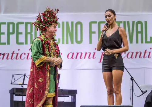Belen fischiata a Cosenza