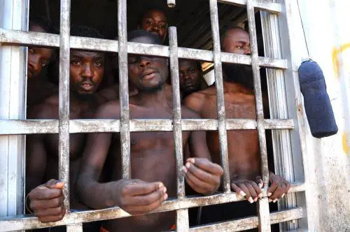 I lager libici sono un orrore. Ma i trafficanti sono peggio