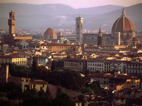 Stupri, degrado e politica debole. Qui il medioevo si chiama turismo