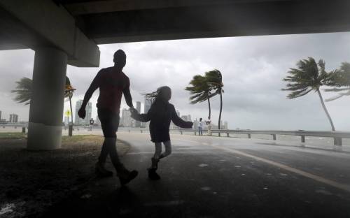 Irma si sposta verso la Florida. Il governatore: "Uragano mortale, fuggite"