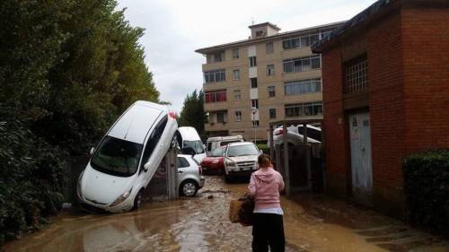 "Sottovalutata l'allerta e interventi mai fatti" Sindaco M5s nel mirino