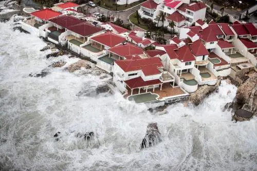 Italiani intrappolati dall'uragano nel resort sulle isole caraibiche